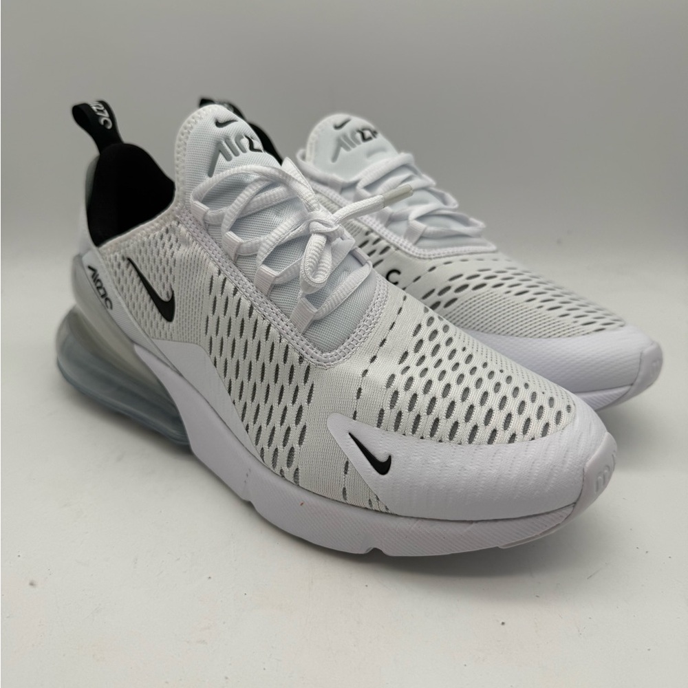 BRAND NEW Mens Size 10 Nike Air Max 270 Low White Black Sneakers AH8050 100